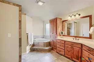 2262 Sun Chase Blvd, New Braunfels, TX 78130 - Photo 12