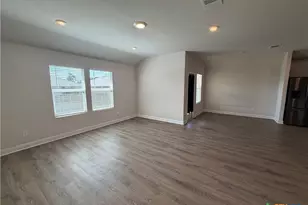 1433 Redwood Crk, Seguin, TX 78155 - Photo 28