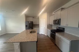 1433 Redwood Crk, Seguin, TX 78155 - Photo 14