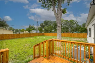 312 N Lavernia, Marion, TX 78124 - Photo 24