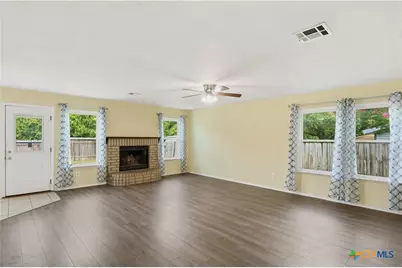213 W Anderson Avenue, Copperas Cove, TX 76522 - Photo 2