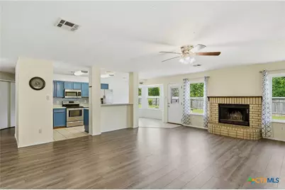 213 W Anderson Avenue, Copperas Cove, TX 76522 - Photo 2
