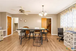 194 Club Dr, Victoria, TX 77905 - Photo 6