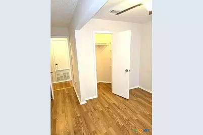 203 S Mitchell Avenue #4, San Marcos, TX 78666 - Photo 4