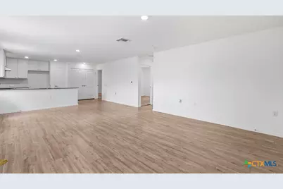 1355 Art Wall Way, San Antonio, TX 78221 - Photo 4