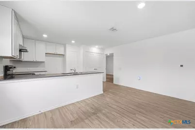 1355 Art Wall Way, San Antonio, TX 78221 - Photo 6