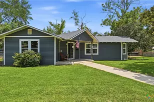733 E Krezdorn St, Seguin, TX 78155 - Photo 32