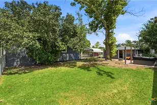 733 E Krezdorn St, Seguin, TX 78155 - Photo 34