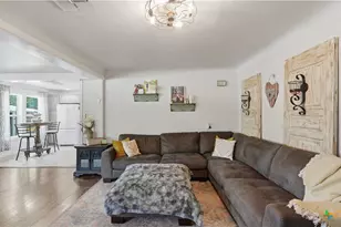 733 E Krezdorn St, Seguin, TX 78155 - Photo 8