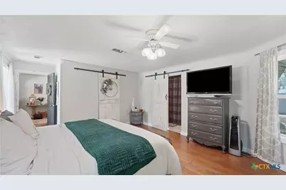 733 E Krezdorn Street, Seguin, TX 78155 - Photo 22