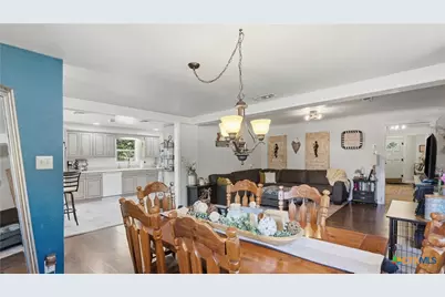 733 E Krezdorn Street, Seguin, TX 78155 - Photo 10