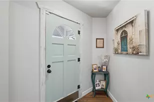 733 E Krezdorn St, Seguin, TX 78155 - Photo 2