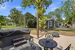 733 E Krezdorn St, Seguin, TX 78155 - Photo 36