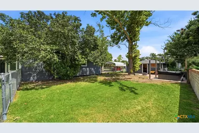 733 E Krezdorn Street, Seguin, TX 78155 - Photo 34