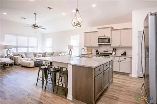 404 Brushy Creek, Victoria, TX 77904 - Photo 10