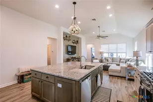 404 Brushy Creek, Victoria, TX 77904 - Photo 12
