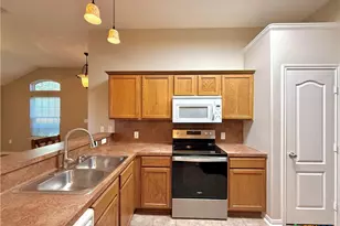 132 Carlsbad Dr, Victoria, TX 77904 - Photo 8