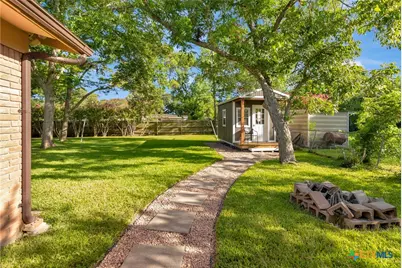 2105 E Mistletoe Avenue, Victoria, TX 77901 - Photo 16