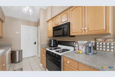 629 Creek Drive, New Braunfels, TX 78130 - Photo 10