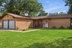 629 Creek Dr, New Braunfels, TX 78130 - Photo 4