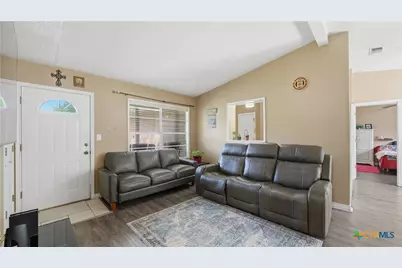 629 Creek Drive, New Braunfels, TX 78130 - Photo 2