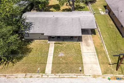 1215 N Hamilton Street, Gonzales, TX 78629 - Photo 14