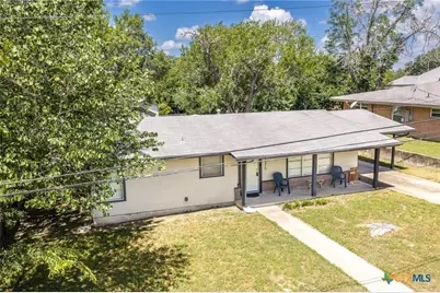 1215 N Hamilton Street, Gonzales, TX 78629 - Photo 4