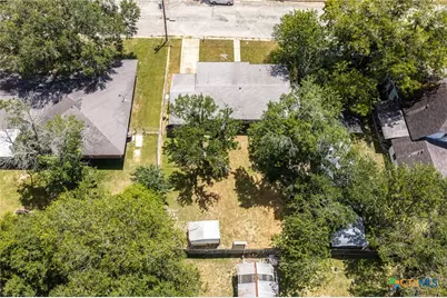 1215 N Hamilton Street, Gonzales, TX 78629 - Photo 16
