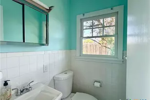 141 Oaklane Dr, Universal City, TX 78148 - Photo 24