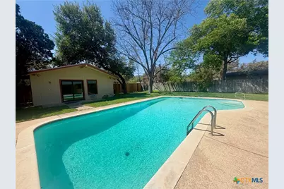141 Oaklane Drive, Universal City, TX 78148 - Photo 1