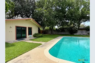 141 Oaklane Drive, Universal City, TX 78148 - Photo 2