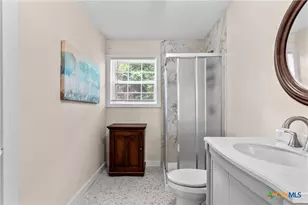 111 N 11th St, Temple, TX 76501 - Photo 16