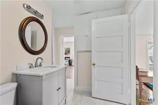 111 N 11th St, Temple, TX 76501 - Photo 16
