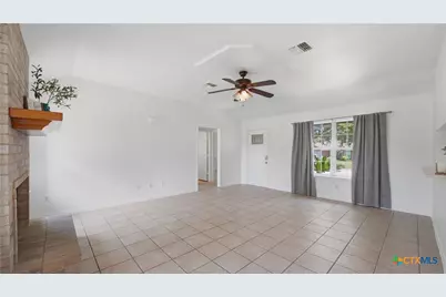 1615 Sunshine Peak, New Braunfels, TX 78130 - Photo 10