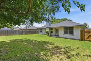 1615 Sunshine Peak, New Braunfels, TX 78130 - Photo 6