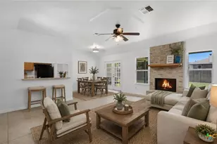1615 Sunshine Peak, New Braunfels, TX 78130 - Photo 2