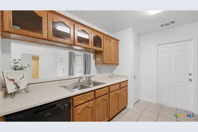 1615 Sunshine Peak, New Braunfels, TX 78130 - Photo 14