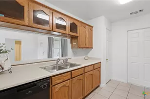 1615 Sunshine Peak, New Braunfels, TX 78130 - Photo 14