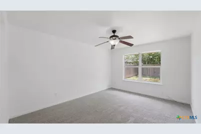 1615 Sunshine Peak, New Braunfels, TX 78130 - Photo 16