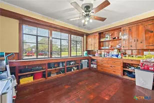 101 Bowie St, Martindale, TX 78655 - Photo 14