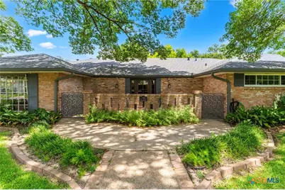 1413 N 11th Street, Temple, TX 76501 - Photo 2