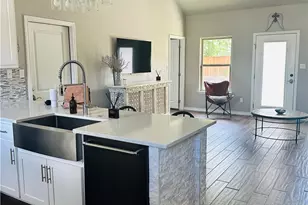 231 Navarro Xing St, Seguin, TX 78155 - Photo 12