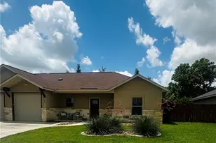 231 Navarro Xing St, Seguin, TX 78155 - Photo 6