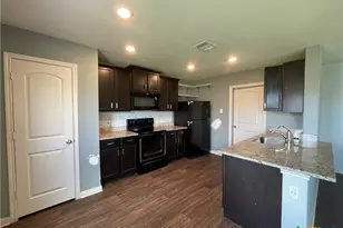 409 Wincliff Ln, Jarrell, TX 76537 - Photo 8