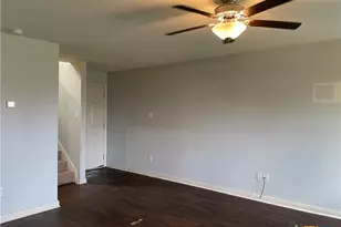 409 Wincliff Ln, Jarrell, TX 76537 - Photo 4