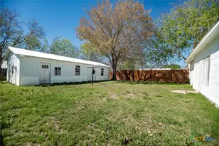 305 W Dallas Ave, Seadrift, TX 77983 - Photo 22