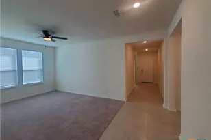518 Deer Crest Dr, New Braunfels, TX 78130 - Photo 14