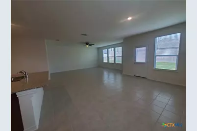 518 Deer Crest Drive, New Braunfels, TX 78130 - Photo 10