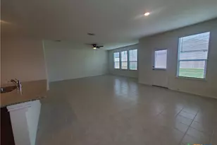 518 Deer Crest Dr, New Braunfels, TX 78130 - Photo 10