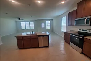 518 Deer Crest Dr, New Braunfels, TX 78130 - Photo 8